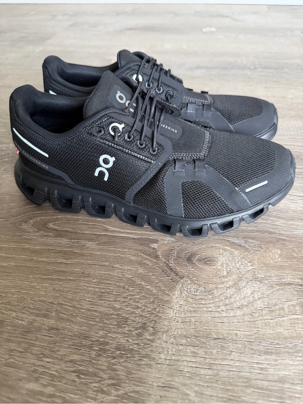 On Cloud Running Shoes - Black